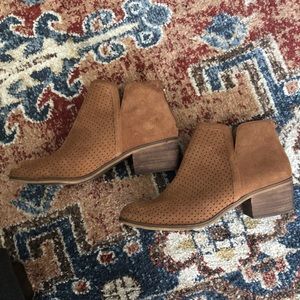 Susina Tan Cognac Ankle Boots Booties size 8.5